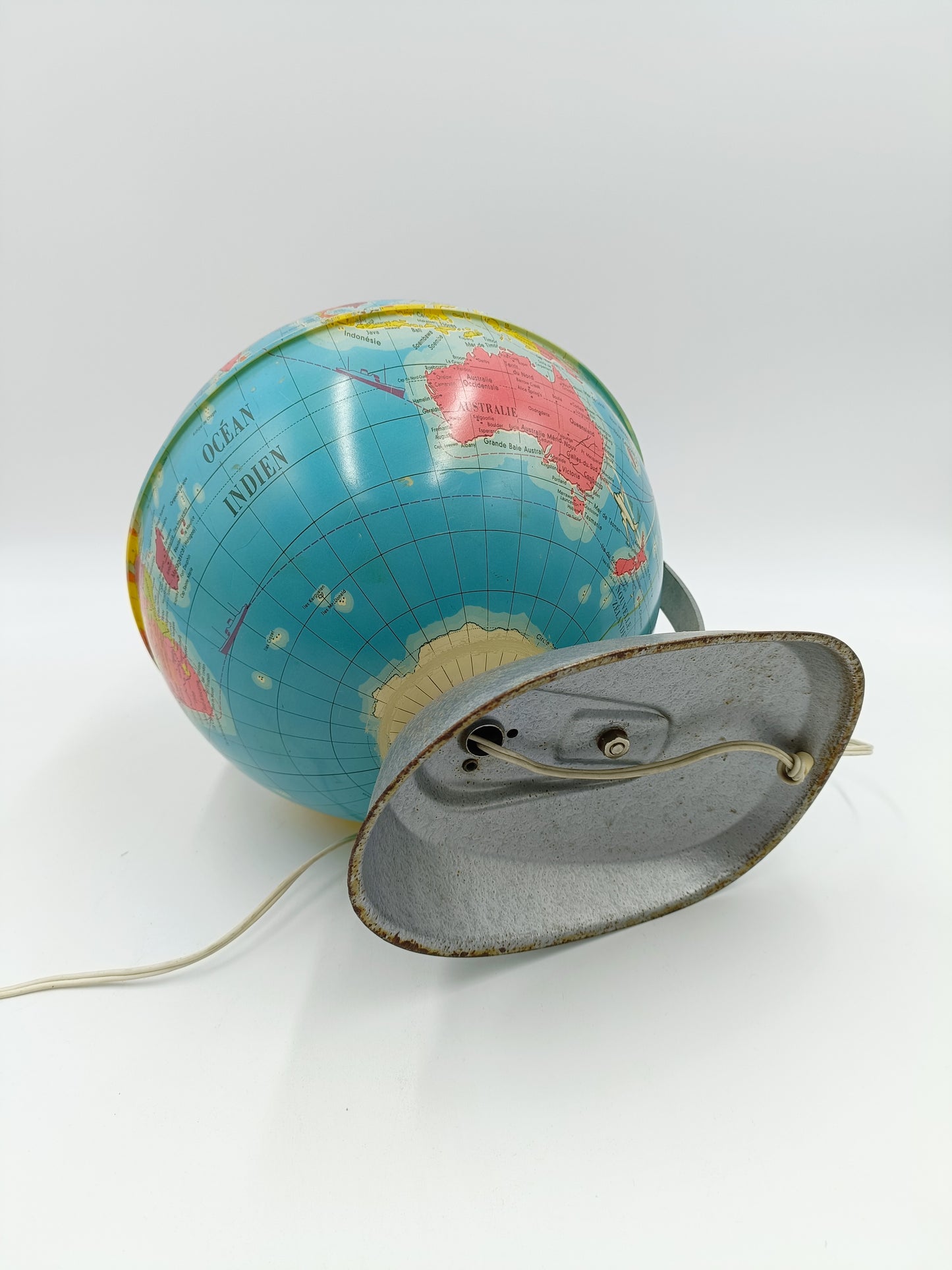 Globe terrestre vintage lumineux