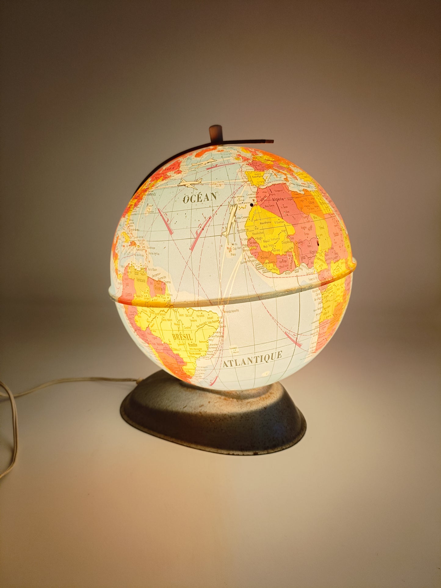 Globe terrestre vintage lumineux