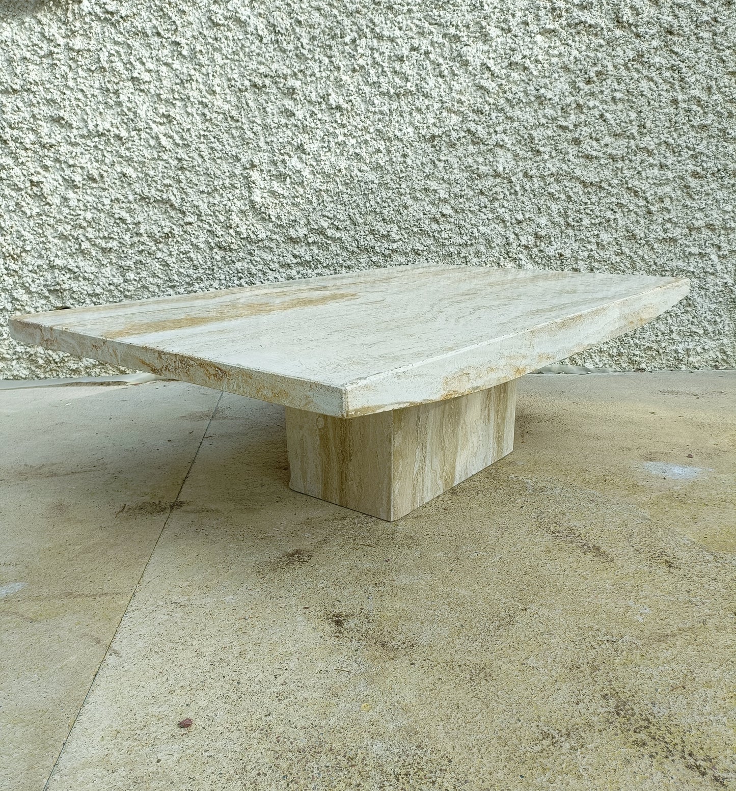 Table basse en travertin