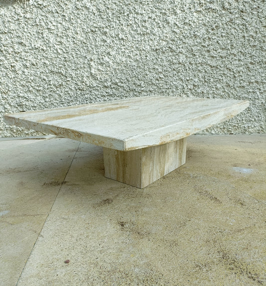 Table basse en travertin