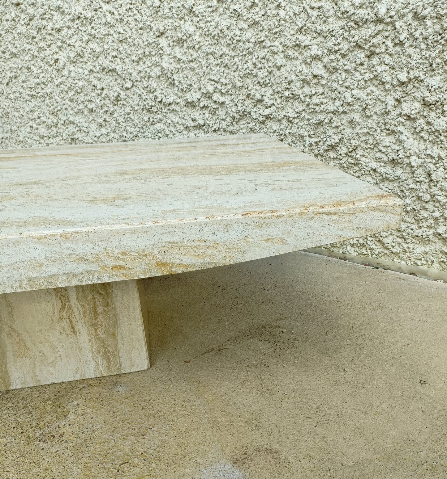 Table basse en travertin